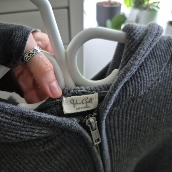 BRANDY MELVILLE HOODIE - Picture 3 of 4